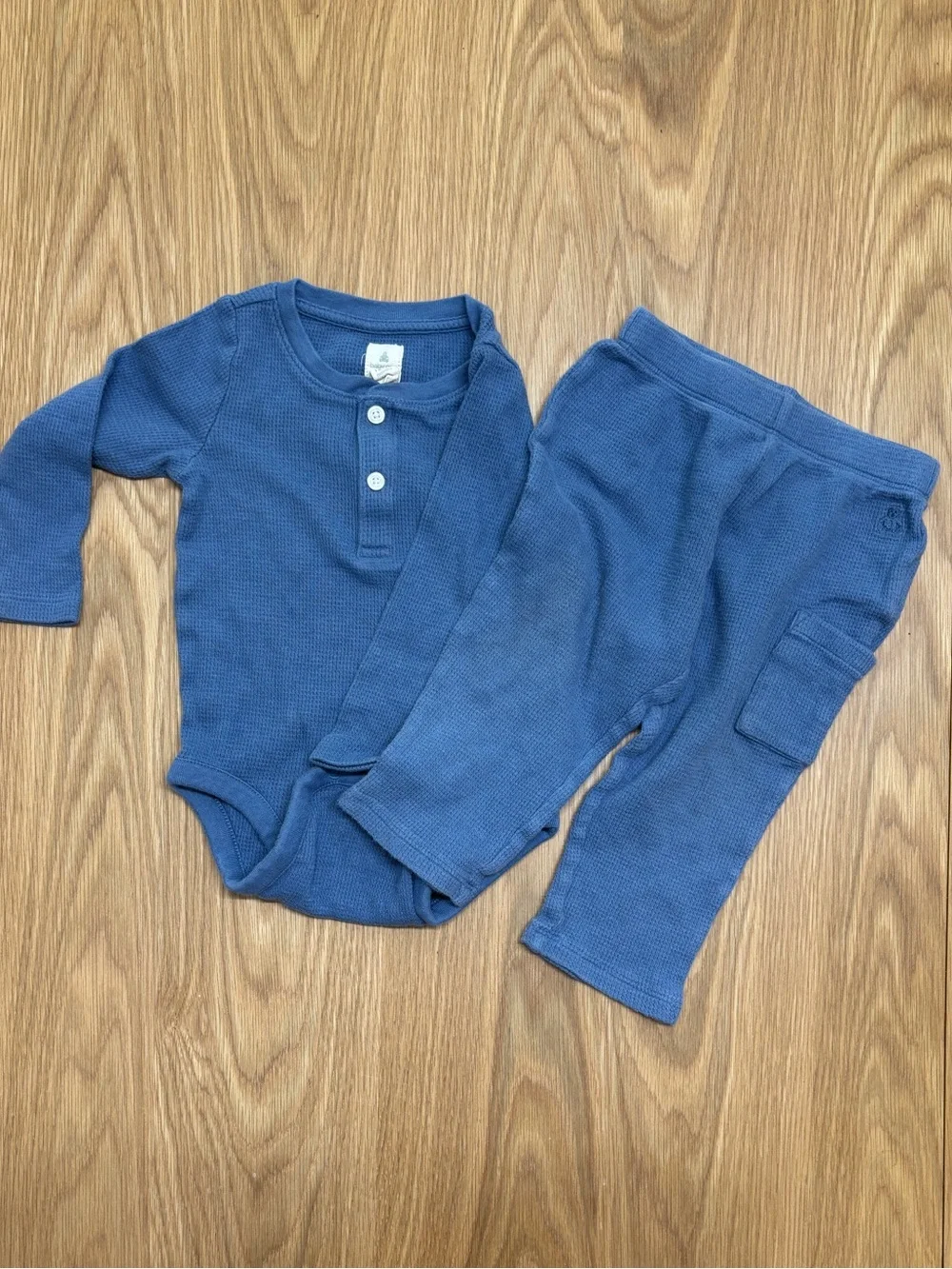 Baby Gap 12-18m bundle  - two sets (Tan Hoodie + shorts / Blue bodysuit + pants)